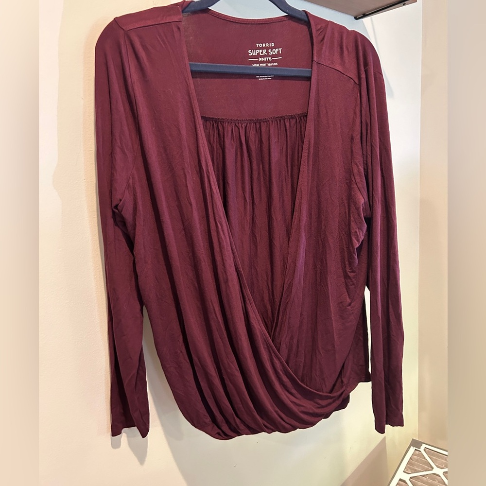 Torrid Super Soft knit top Burgundy- great color and weight for fall.